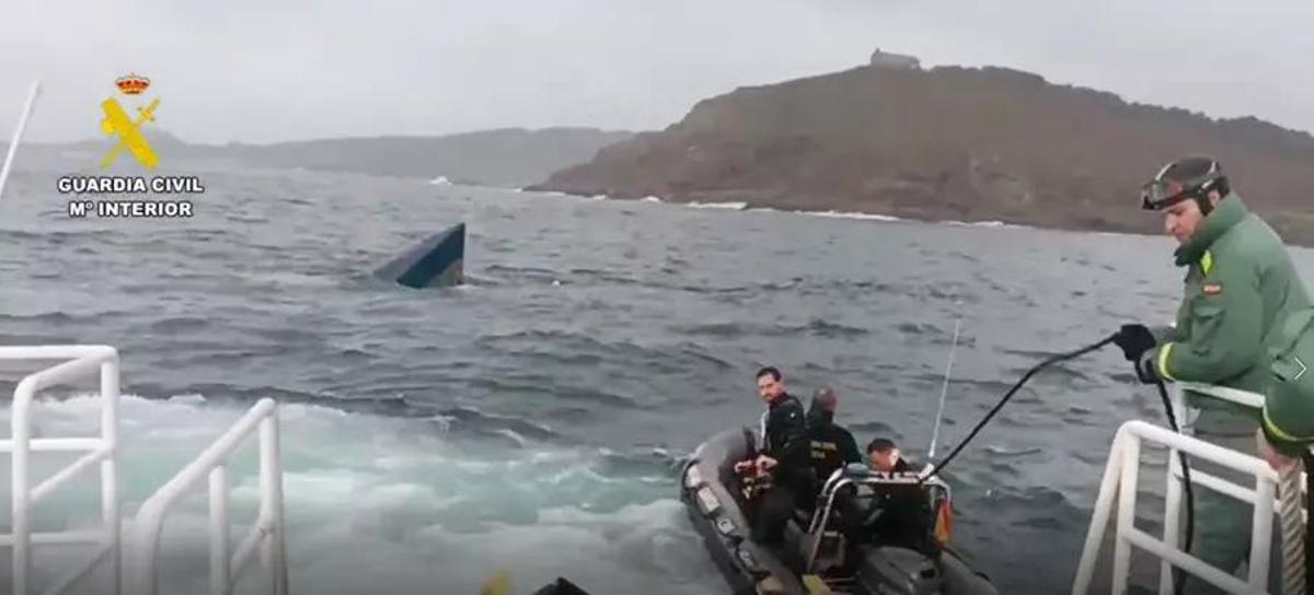 Narcosubmarino localizado na ría de Camariñas en xaneiro de 2025.