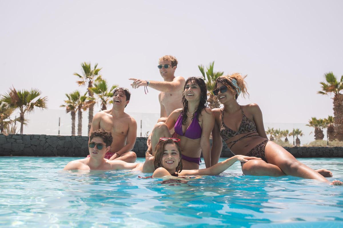 Fotograma de 'Oasis', serie de Netflix creada por el noiés Ramón Campos.