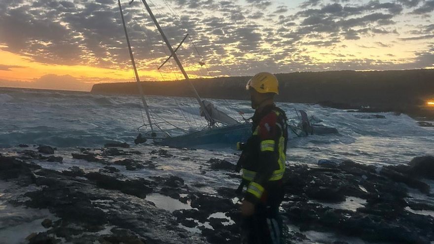 Recibe el alta el hombre de 69 años que sufrió una hipotermia al encallar su velero en Formentera