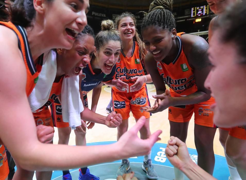 Celebraciones del Valencia Basket tras el pase a la semifinal