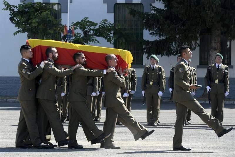 Funeral del soldado fallecido en una práctica de escalada