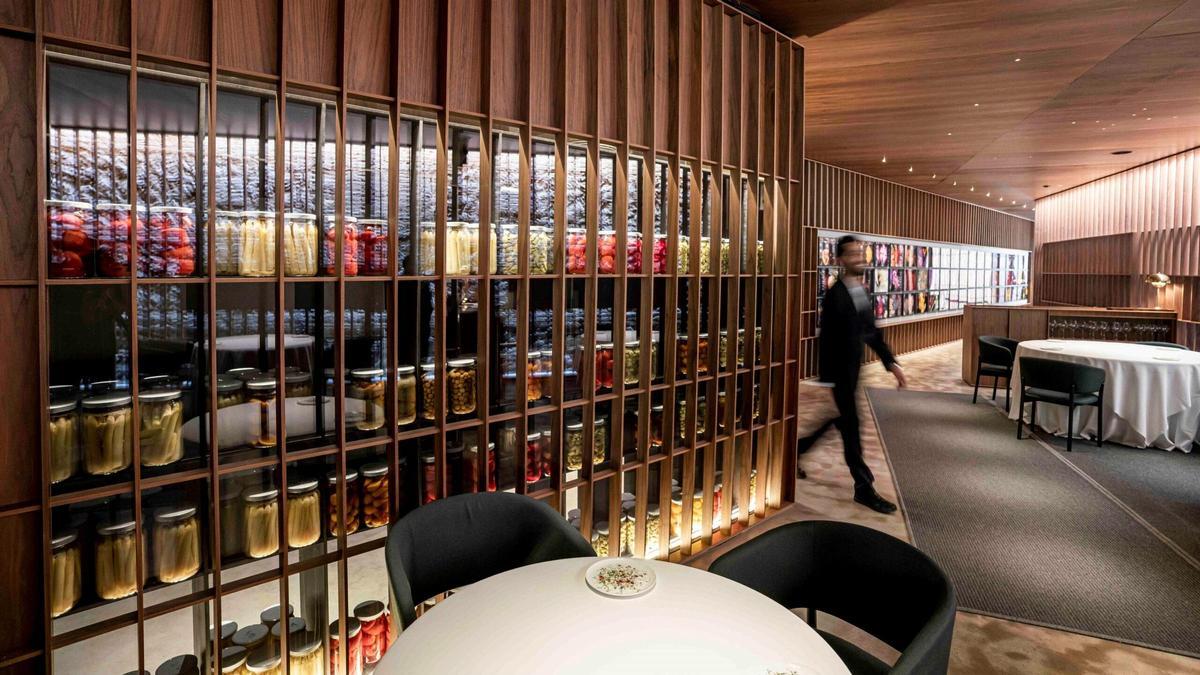 Un rincón del comedor del restaurante Ricard Camarena.
