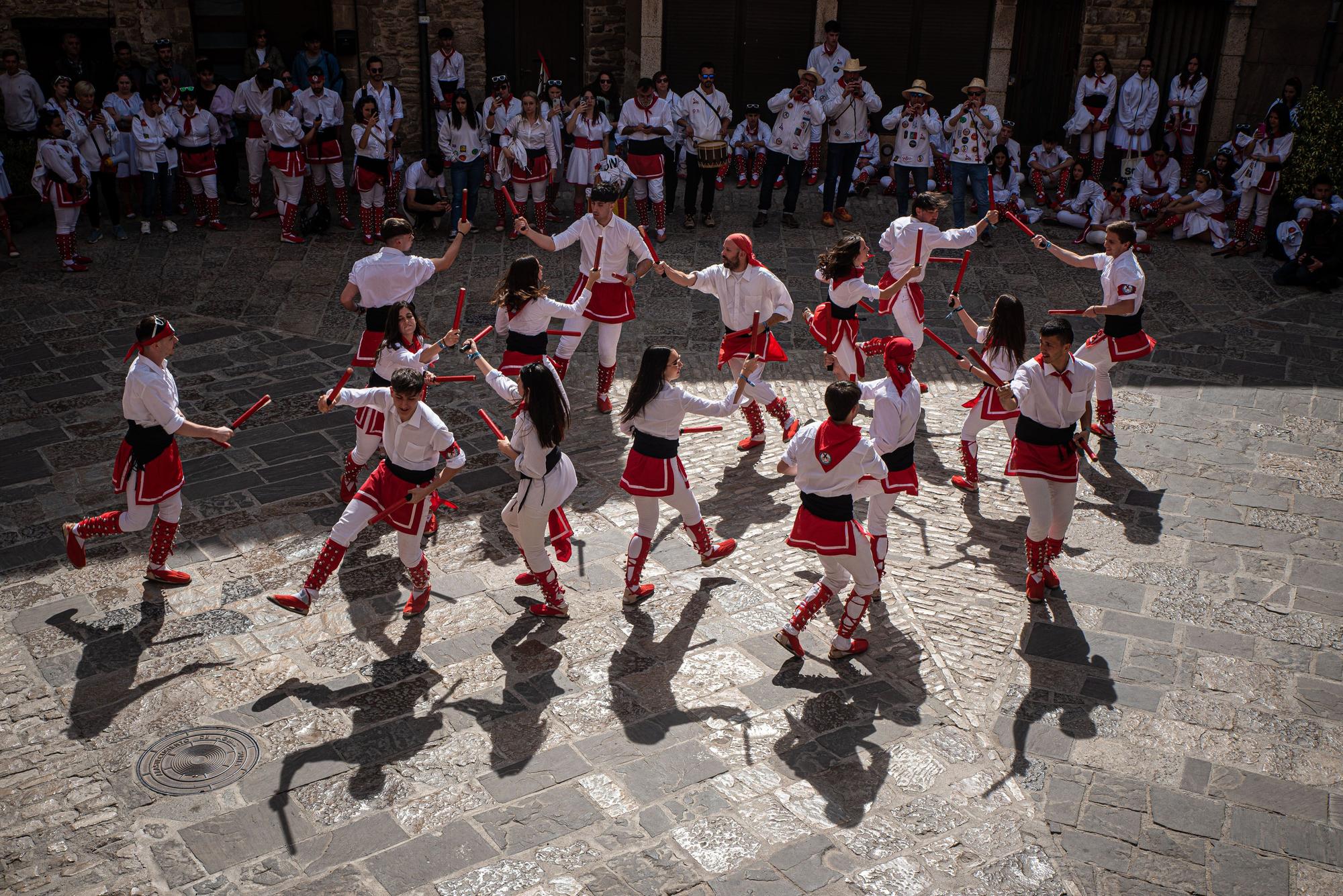 Els caramellaires omplen Súria de música, dansa i festa