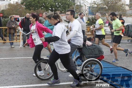 Las mejores imágenes de la XVI Vuelta a Pie Solidaria 'Es Posible' 2016