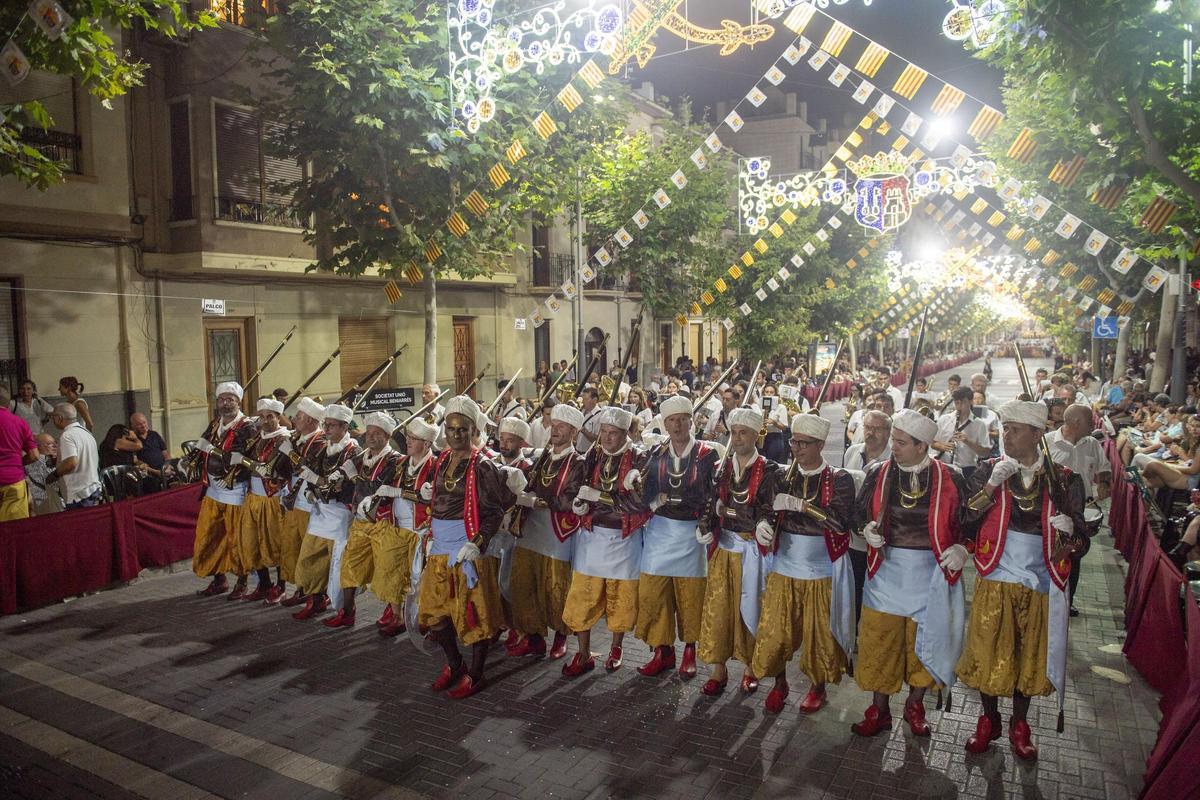 Así ha sido la Gran Entrada de las Fiestas de Moros y Cristianos en Xixona