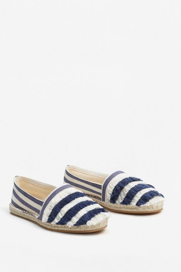 20 prendas de Mango por menos de 20 euros: alpargatas 'navy'
