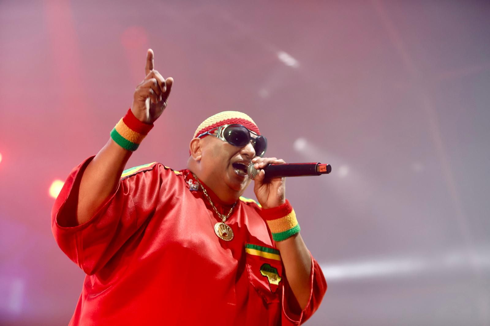 EN IMÁGENES | King África y Boney M. ponen a bailar a Zaragoza en la Estación del Norte