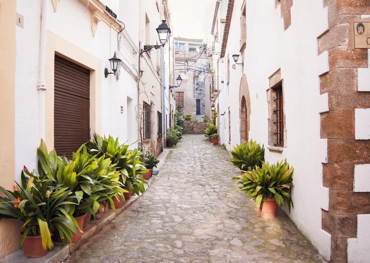 Pasear por Lloret de Mar es un plan perfecto tras un largo día de playa.
