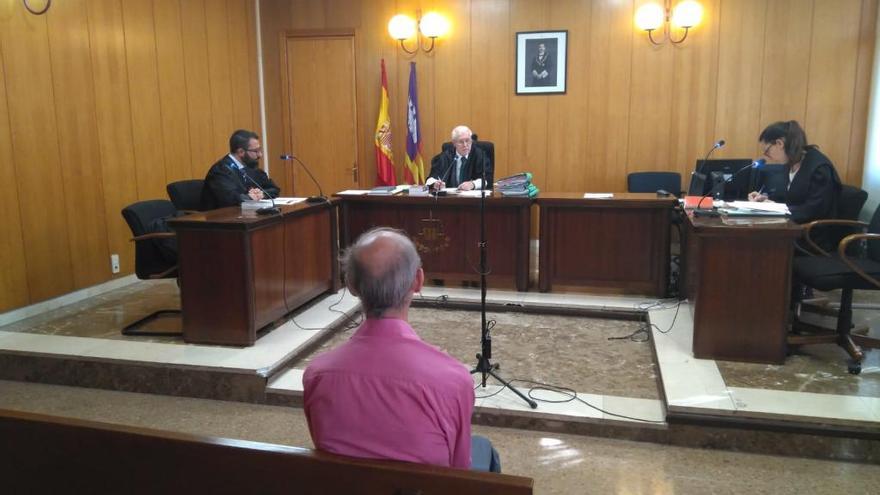 Multa de 2.100 euros por tener 300 archivos de pornografía infantil en Sineu