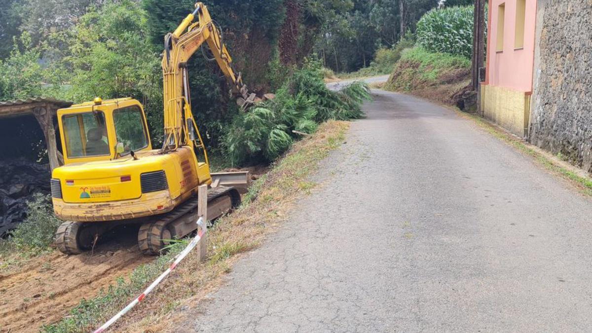 Mejora del asfalto en cuatro parroquias de A Laracha | LA OPINIÓN