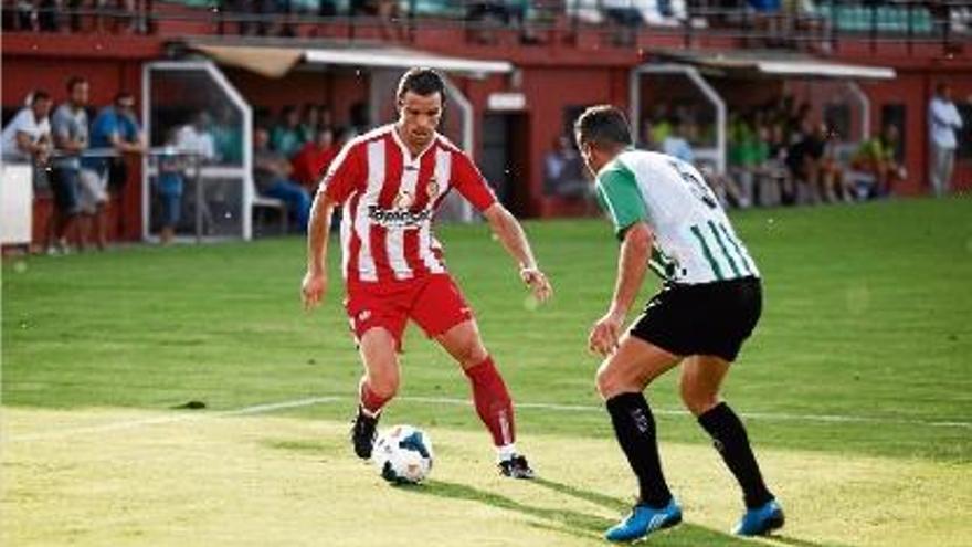 Juanlu Hens va ser un dels protagonistes del partit a l&#039;enviar una pilota al pal durant el primer temps.