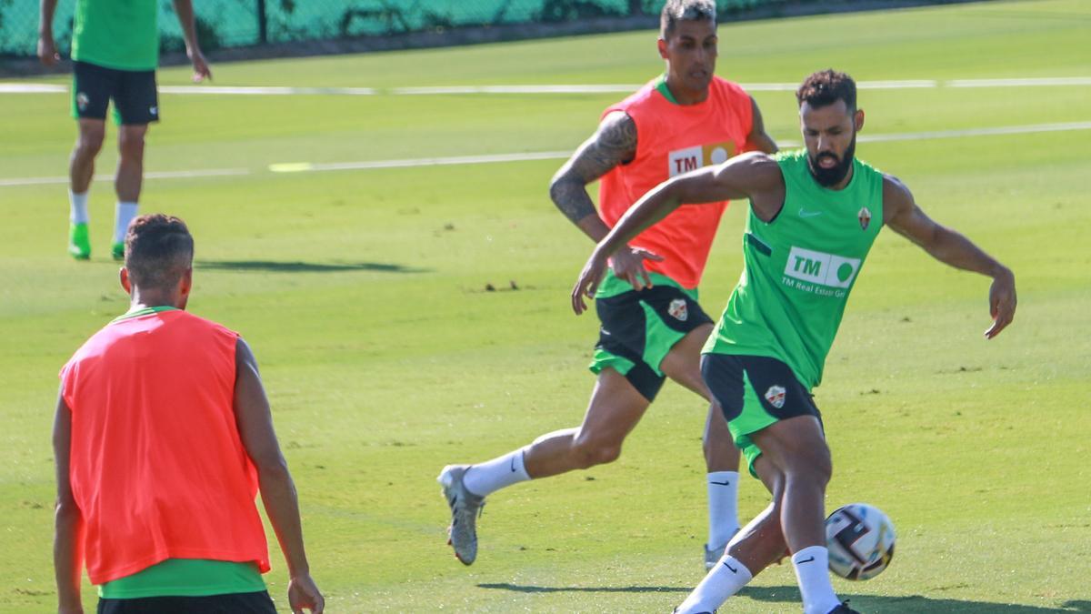 Mourad, durante un entrenamiento en la concentración de Algorfa