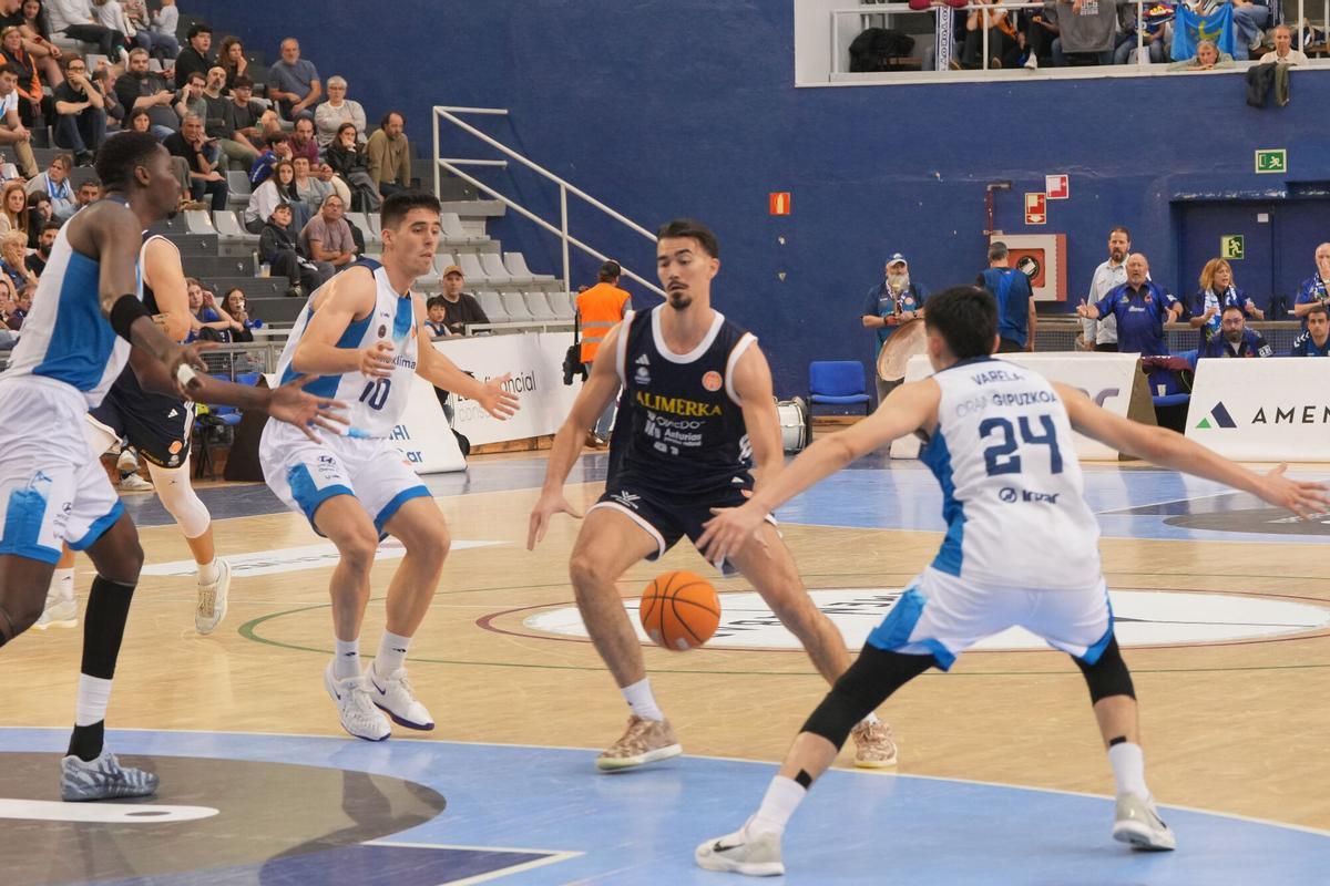 El Alimerka Oviedo Baloncesto suma su segunda victoria en San Sebastián
