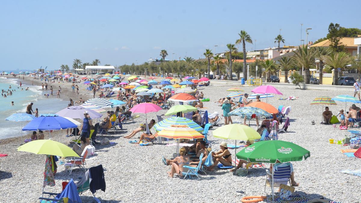 Los usuarios de las playas valoran muy positivamente la calidad de las aguas.