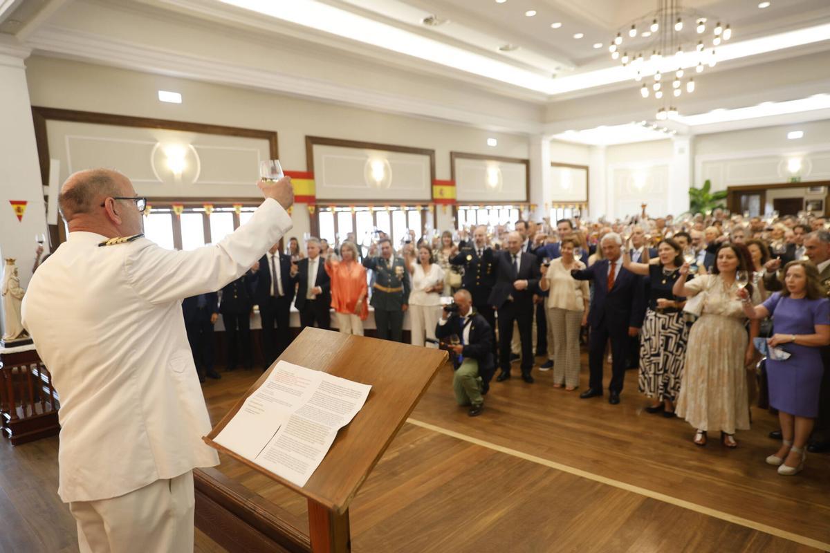 El concejal de Relaciones Institucionales y Juventud, Jorge González-Palacios, asiste al acto social de la festividad de Nuestra Señora del Carmen, patrona de La Armada. (Real Club Astur de Regatas).