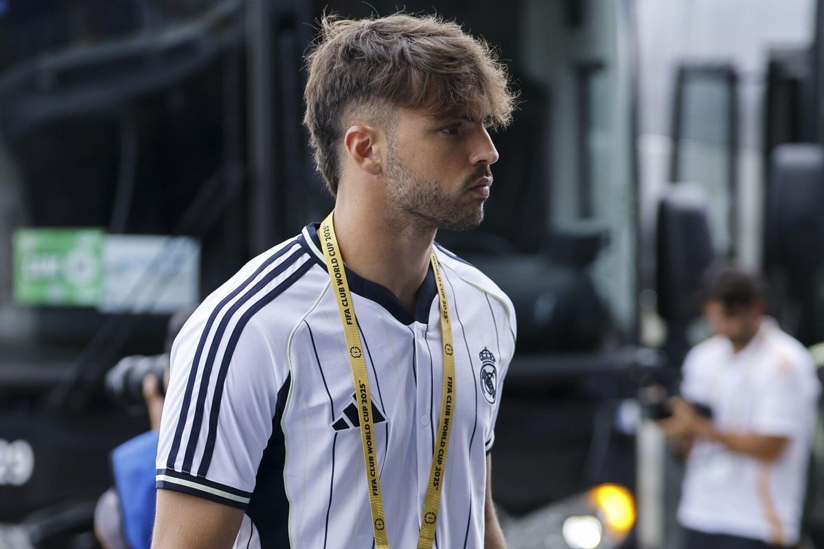 EAST RUTHERFORD (United States), 09/07/2025.- Raul Asencio of Real Madrid arrives at the stadium with the team before the FIFA Club World Cup 2025 match between Paris Saint-German and Real Madrid in East Rutherford, New Jersey, USA, 09 July 2025. (Mundial de Fútbol) EFE/EPA/CJ GUNTHER