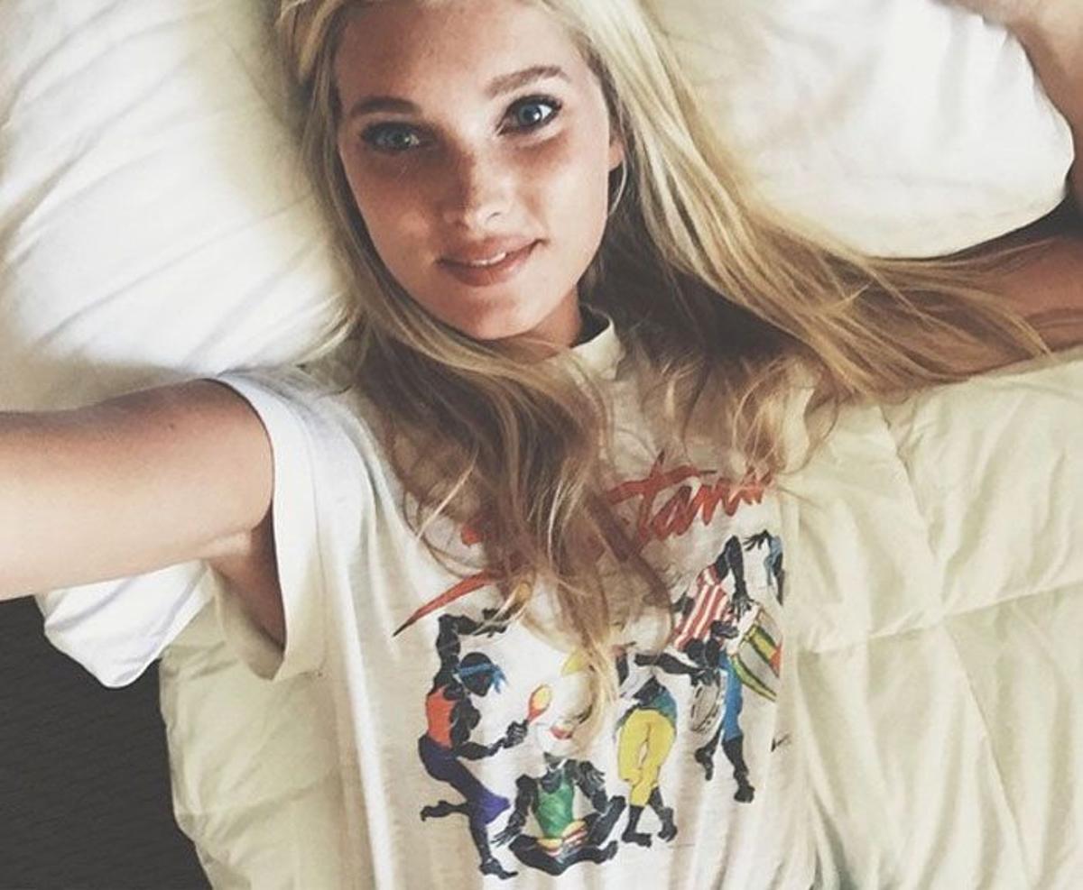 Elsa Hosk se levanta con buen humor