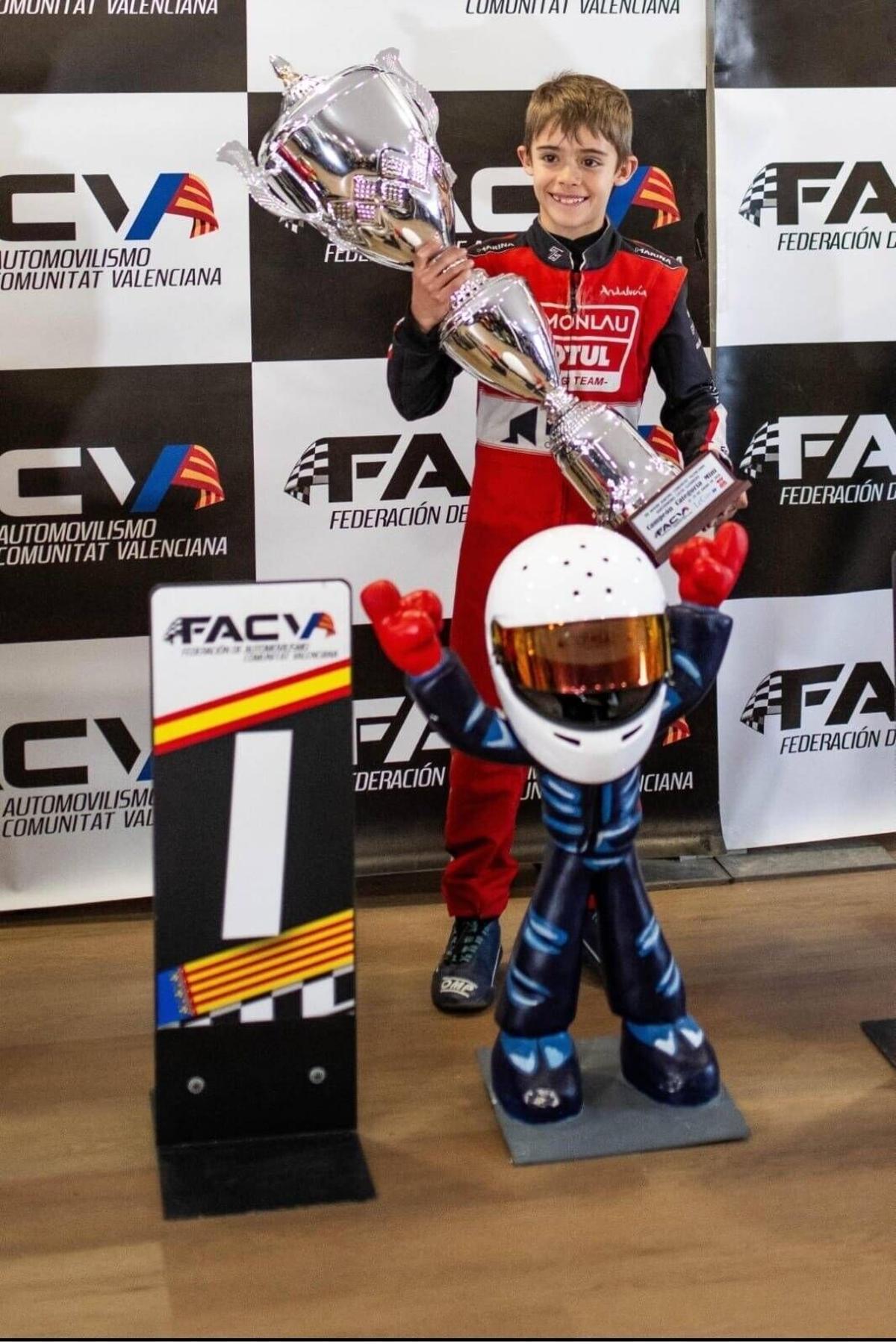 Marc Cruz, pilot manresà de kart de només 10 anys