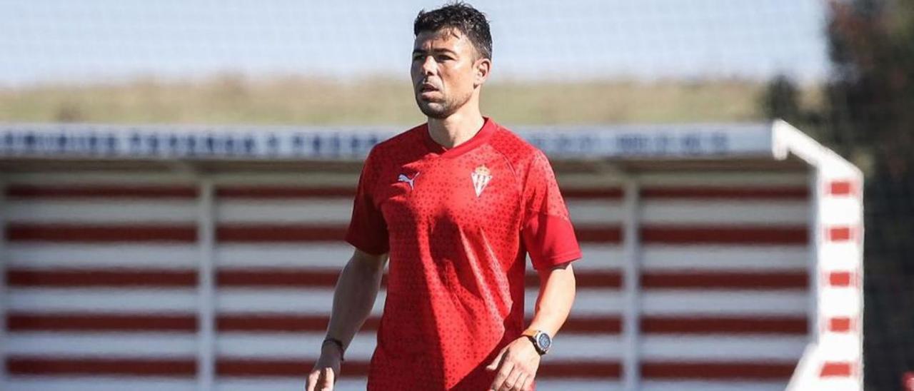 Javi Fuego, durante el entrenamiento de ayer en Mareo.