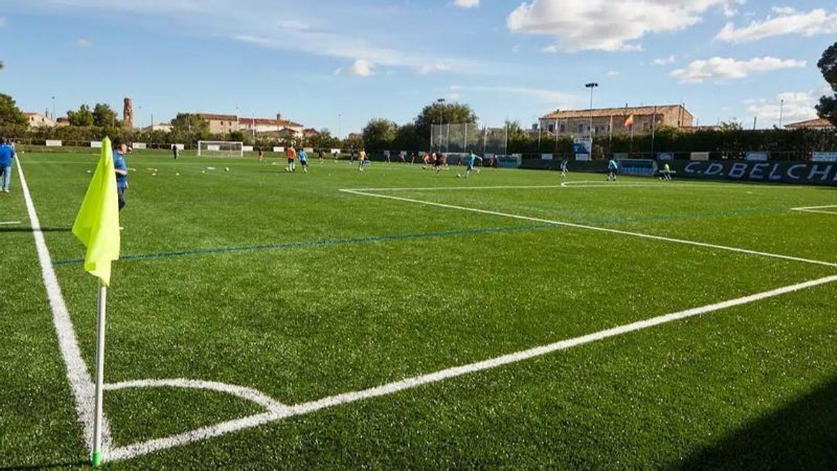 Estadio de El Tejar, después de su última remodelación con césped artificial.