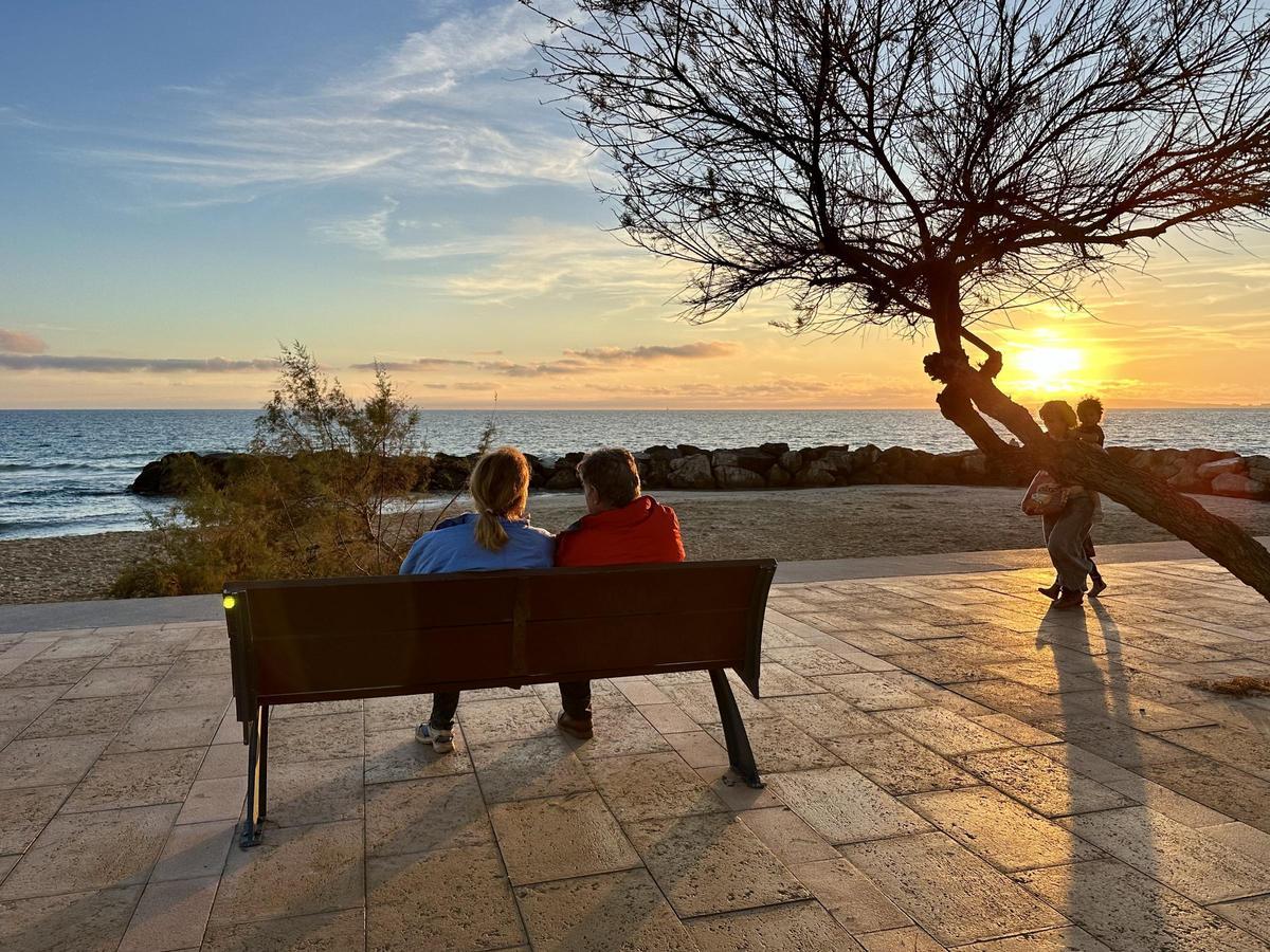 Bei dem Wetter wird der ein oder andere schon nachdenken, ob er ins Meer hüpfen soll.