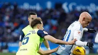 El Real Zaragoza involuciona y cae en el descuento frente al Amorebieta (0-1)