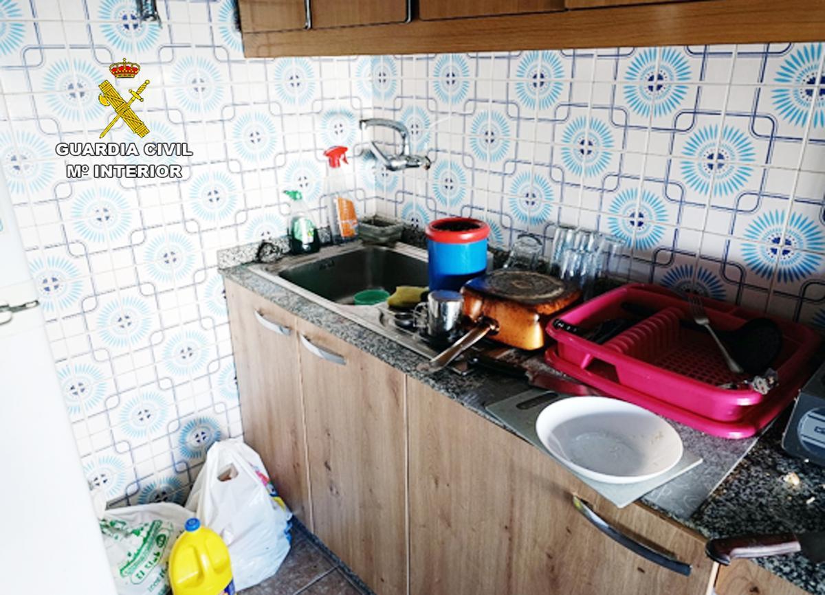 Una de las estancias de la casa de Alquerías donde vivían y trabajaban las víctimas.