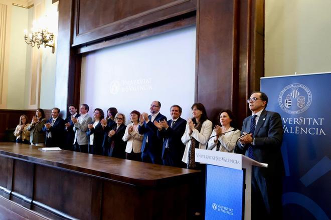 Primer acto oficial de Juan Luis Gandía y su equipo rectoral en la UV