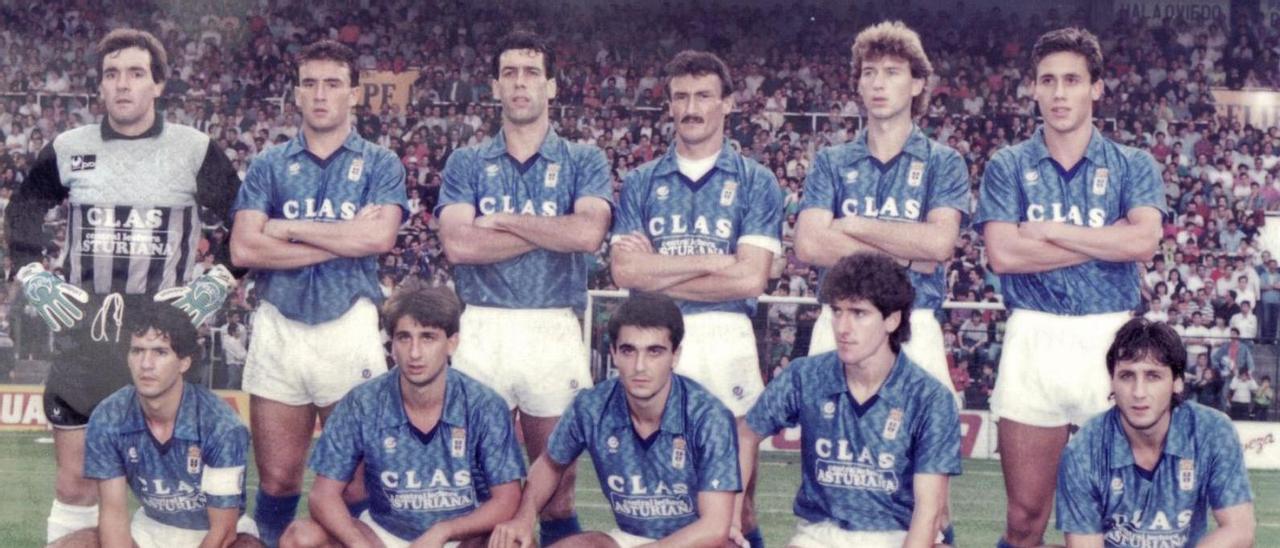 El equipo del Oviedo que ganó al Barça 2-0 en el Tartiere en 1989. Arriba, por la izquierda, Zubeldia, Bango, Gorriarán, Sañudo, Rivas y Luis Manuel; agachados, Berto, Viñals, Sarriugarte, Zúñiga y Carlos. | LNE