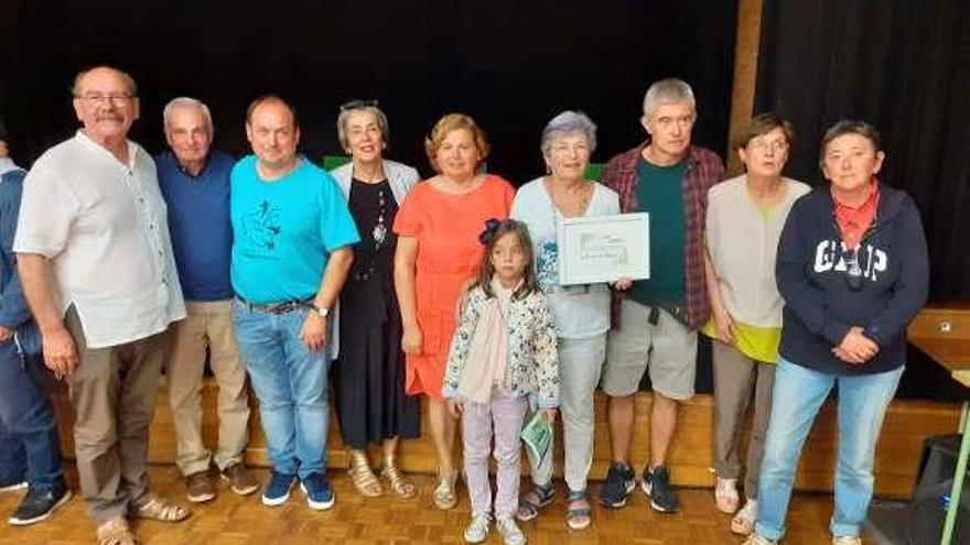 Miembros de la Eira da Xoana tras recibir el premio &#039;Garabato&#039;.