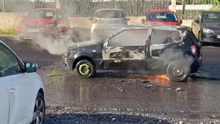 Calcinado un coche usado como vivienda por un hombre en Tenerife
