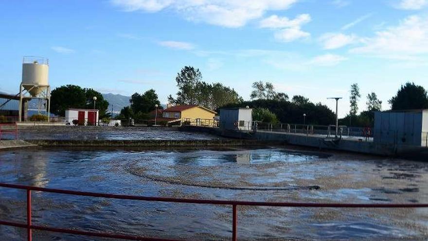 Estación depuradora de aguas residuales (Edar) de Cangas. // G.Núñez