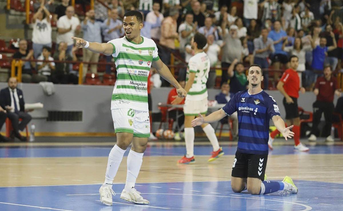 Muhammad celebra un gol ante el Real Betis Futsal en el pasado duelo en Vista Alegre.