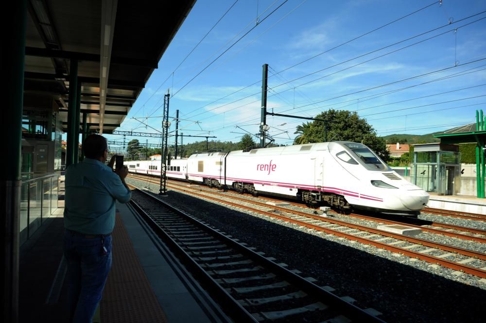 El desvío por Vilagarcía del tren Vigo-Ourense reaviva la demanda del servicio directo a Madrid. El cambio de recorrido fue un caso puntual como consecuencia del incendio forestal en Arbo