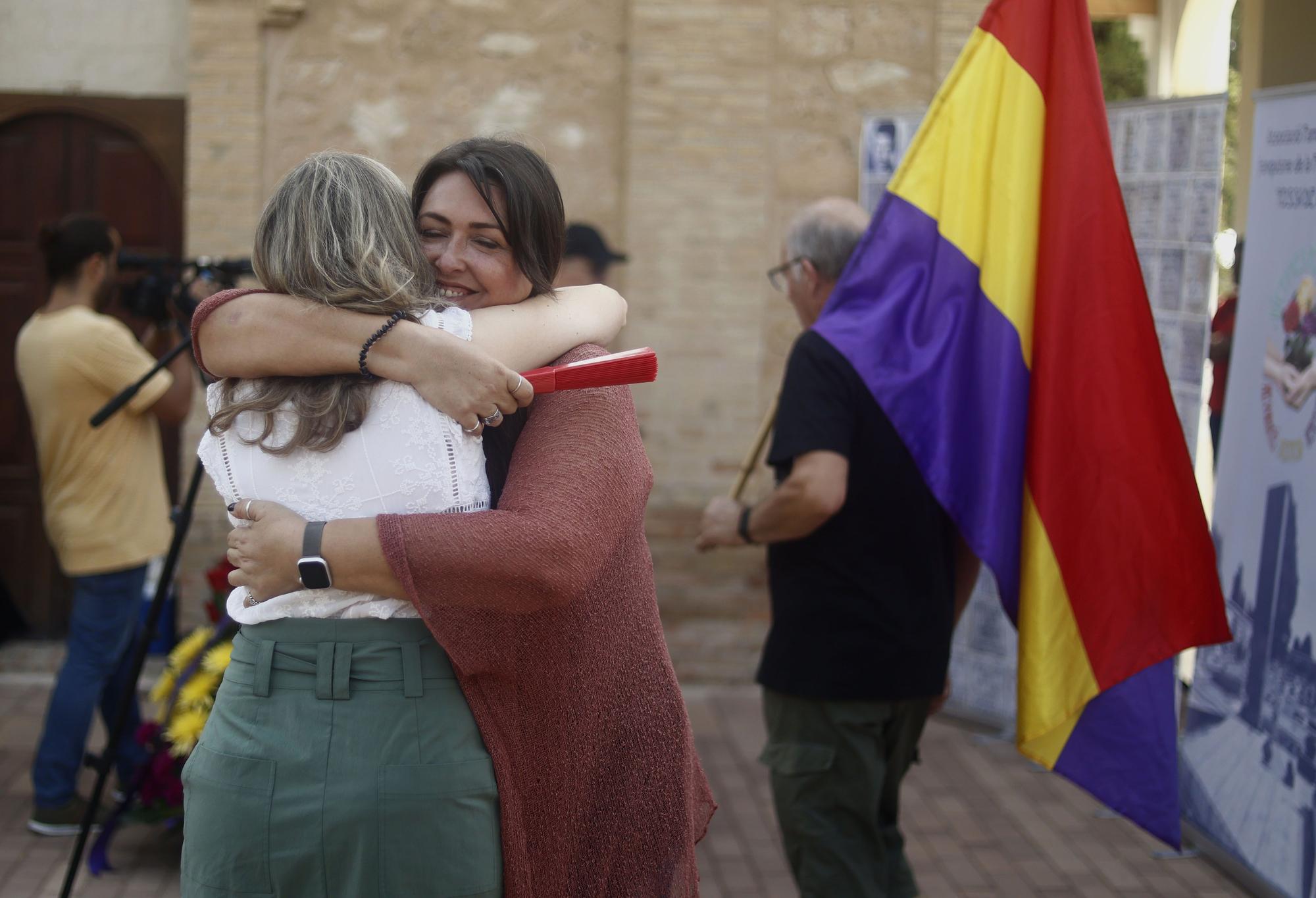 Entrega de restos a cuatro familias de los fusilados por el franquismo de la fosa 126 de Paterna