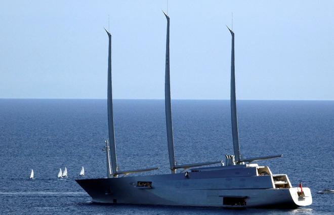 Italia confisca el yate a vela más grande del mundo