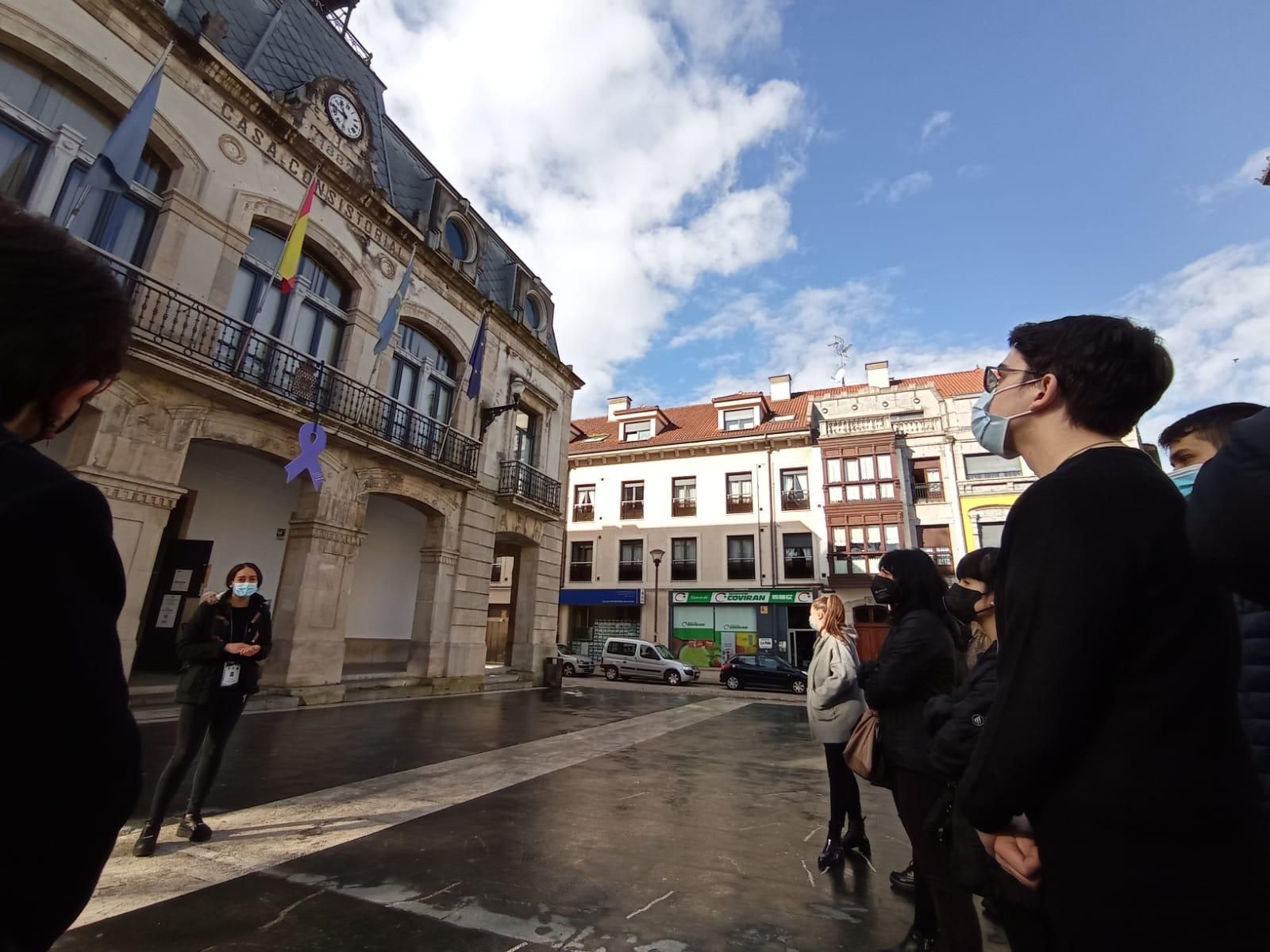 Así ha sido la primera visita guiada a Pola de Siero hecha por los estudiantes de turismo