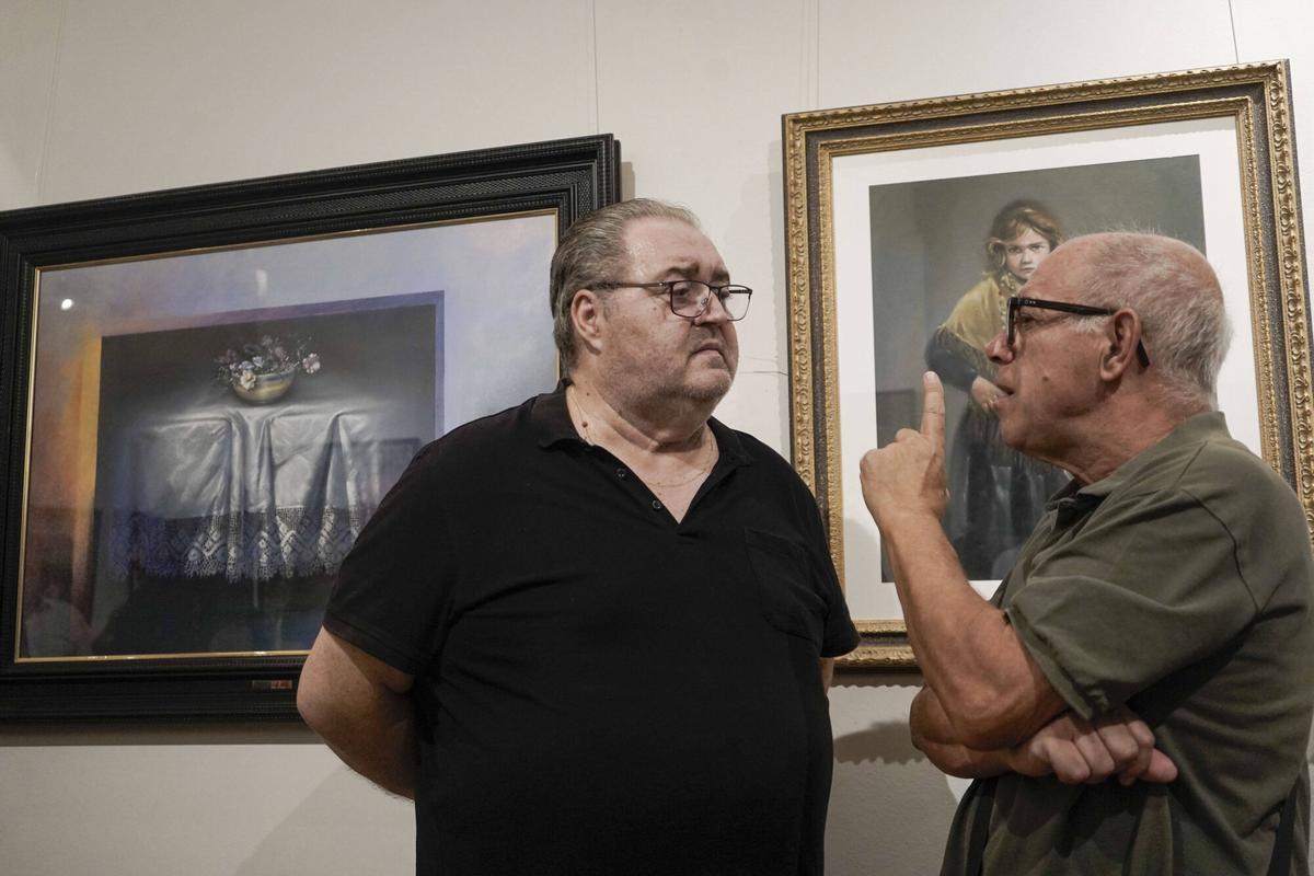 La inauguració de les pintures de Rafael López Pozo, en imatges