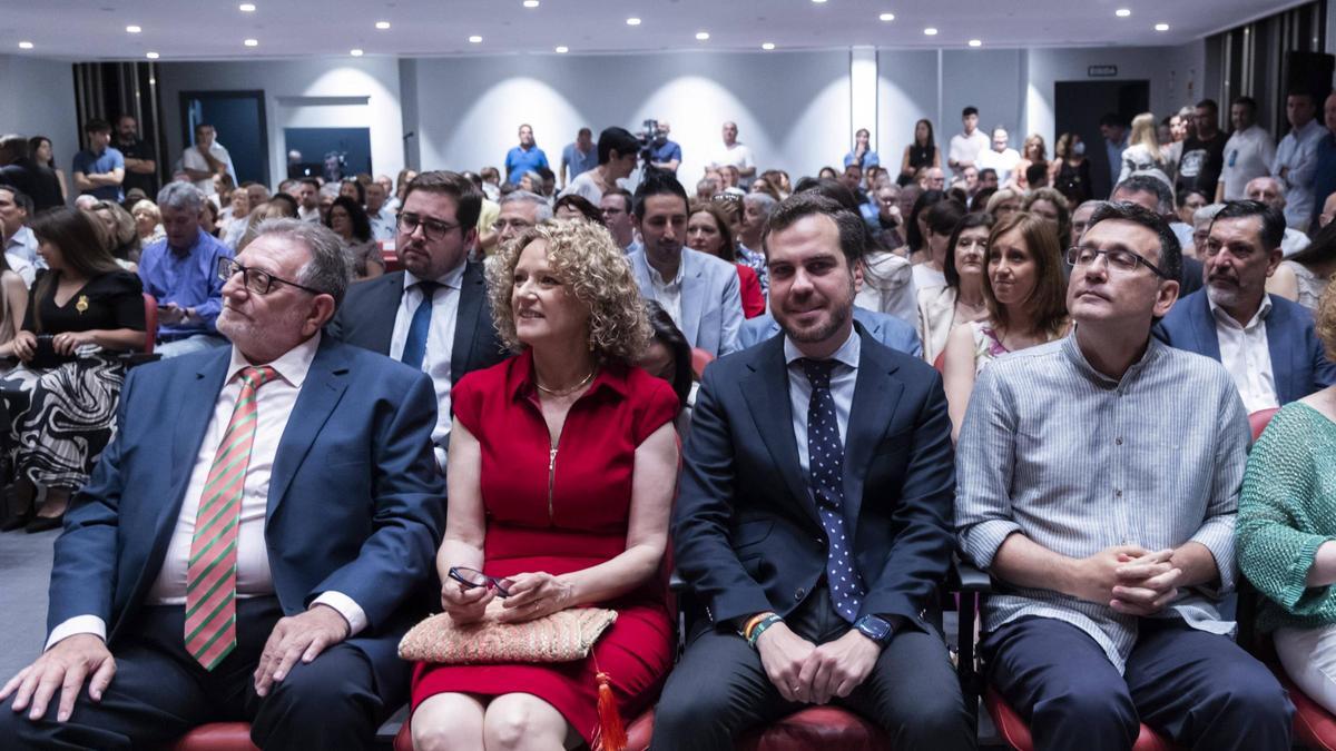 Representantes de todos los partidos en una imagen de archivo del pleno de investidura de Amparo Folgado como alcaldesa de Torrent.