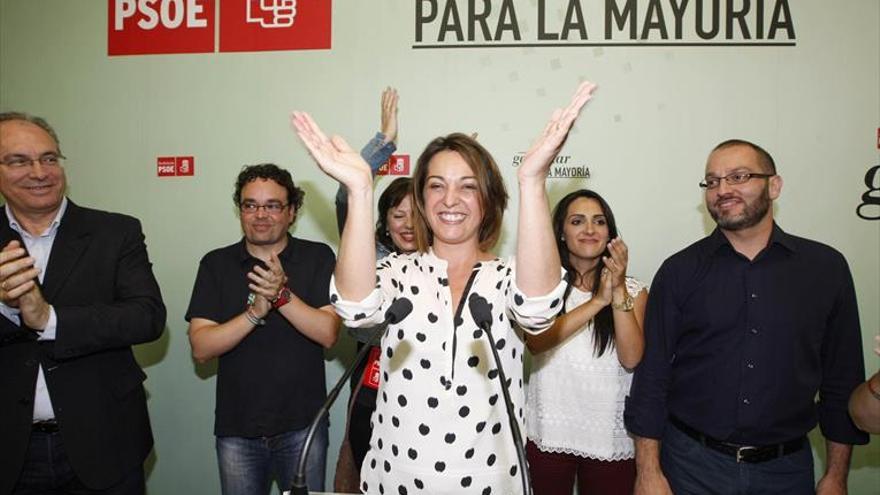 La alcaldesa de Córdoba oficializa su candidatura a las municipales