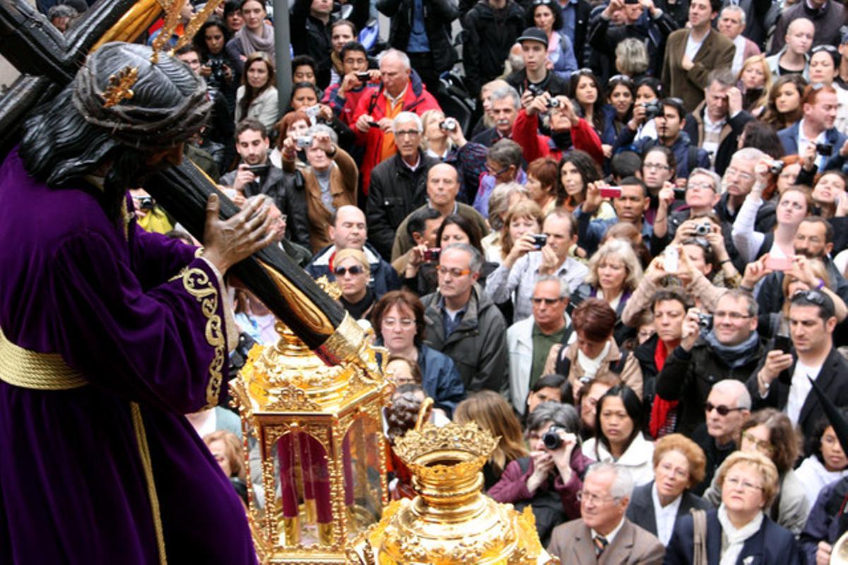 El Jesús del Gran Poder, a la processó que ha tingut lloc pels carrers de Barcelona. El Jesús del Gran Poder, a la processó que ha tingut lloc pels carrers de Barcelona.