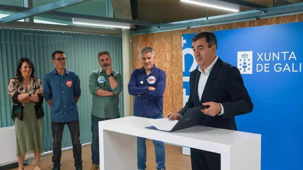 Xunta y sindicatos pactan más mejoras para el profesorado a partir de septiembre