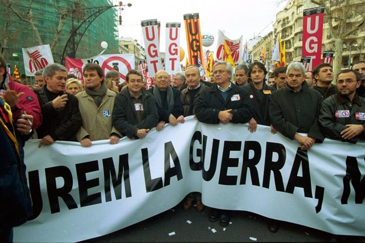 Políticos de todos los partidos, menos del PP, y sindicalistas: Saura, Mas, Rigol, Clos, Portabella, Maragall y Coscubiela.