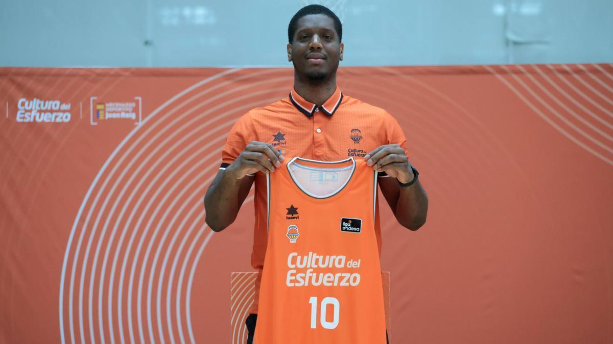 Damien Inglis, en su presentación oficial como nuevo jugador del Valencia Basket