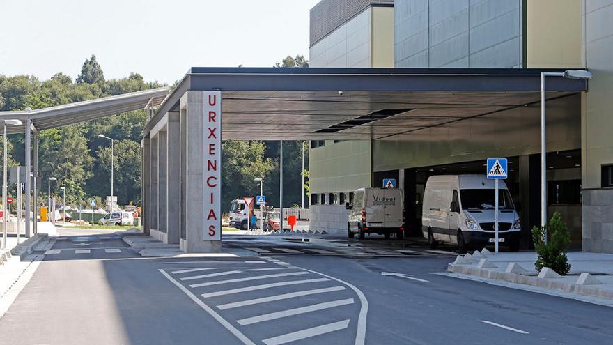 Entrada de las Urgencias del Hospital Álvaro Cunqueiro de Vigo // Marta G. Brea