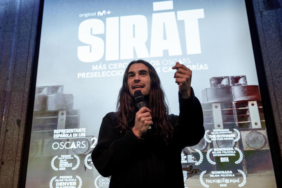 Una imagen de Oliver Laxe durante la presentación de Sirat.
