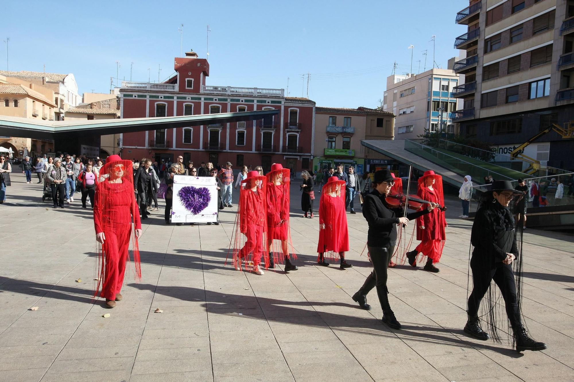 Vila-real se moviliza contra la violencia de género al grito de «Ni una más»