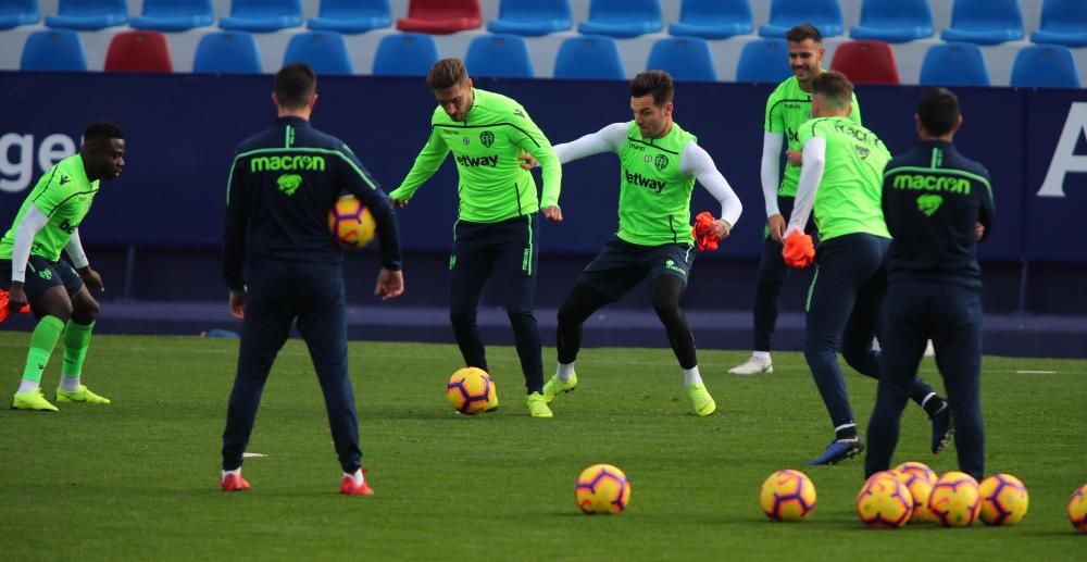 Gran ambiente en el entrenamiento del Levante UD