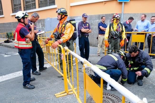 Efectivos de los Bomberos de Las Palmas de Gran ...