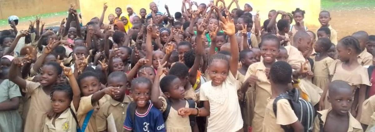 Niños y niñas que se benefician de África Acoge